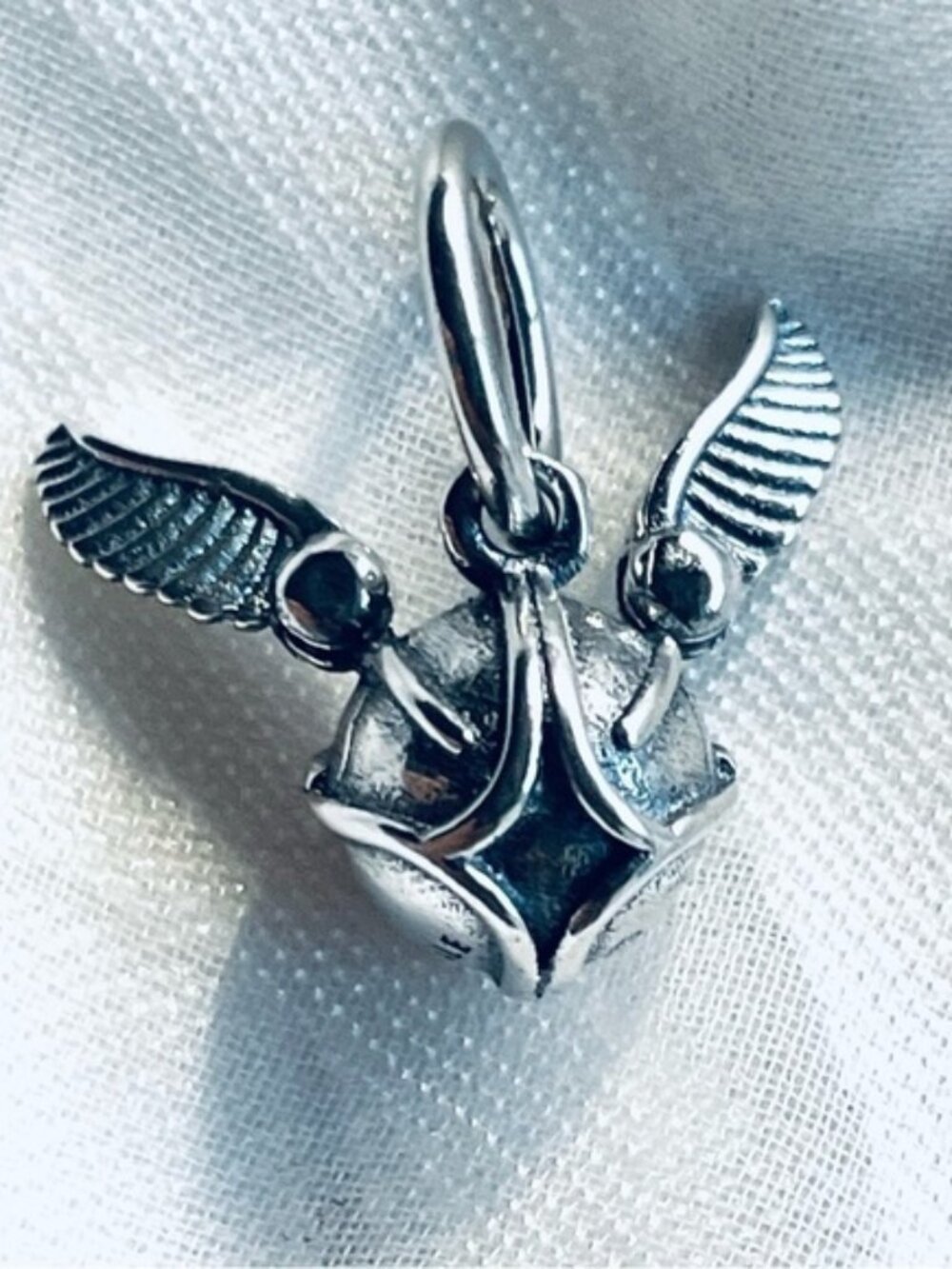 ⚡✨ NWOT Silver Snitch Charm – Harry Potter Inspired 🪶